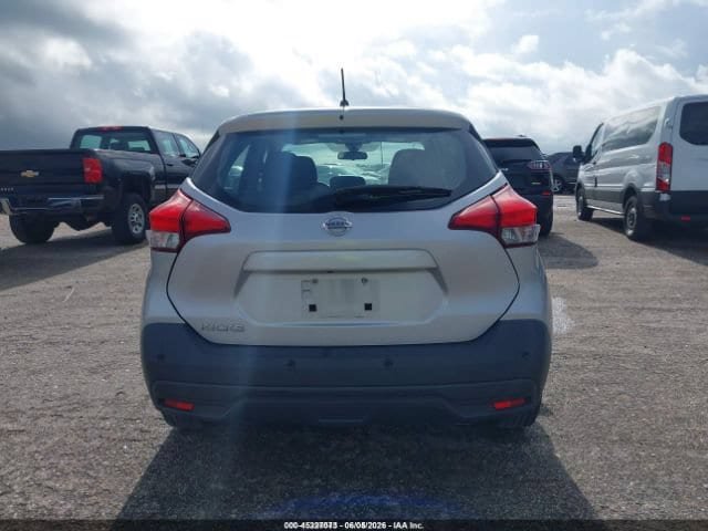 Used 2020 Nissan Kicks S FWD image 15