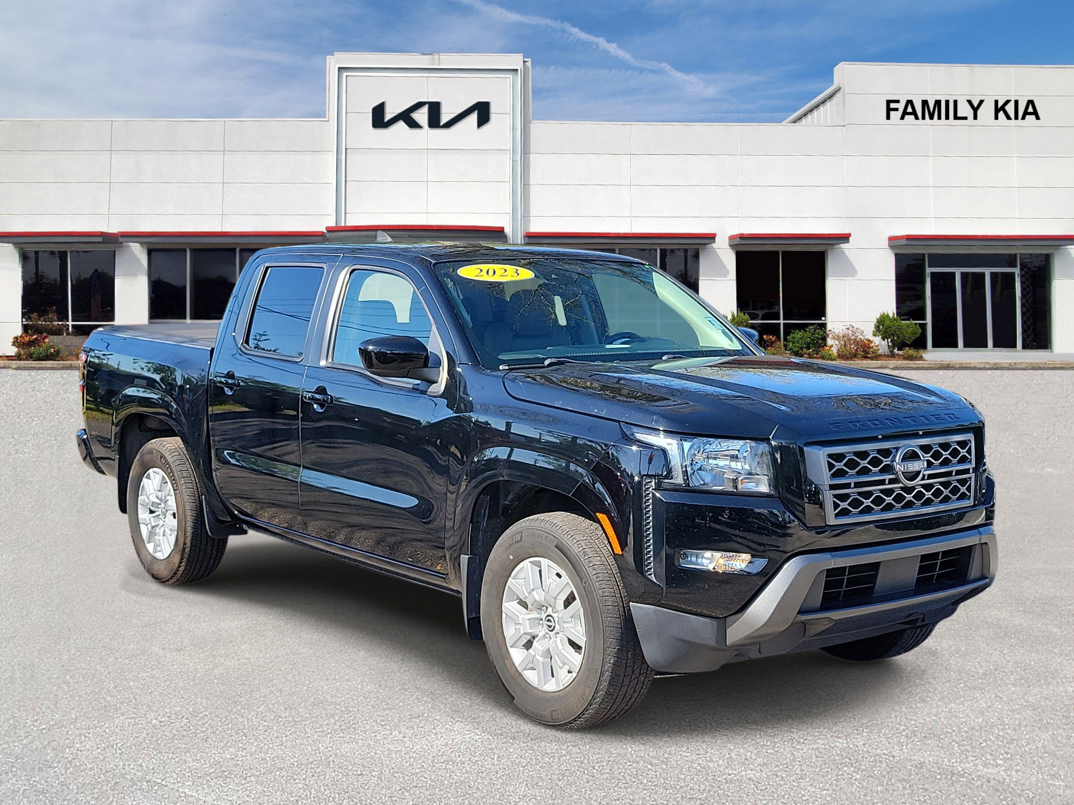 Used 2022 Nissan Frontier SV RWD image 1