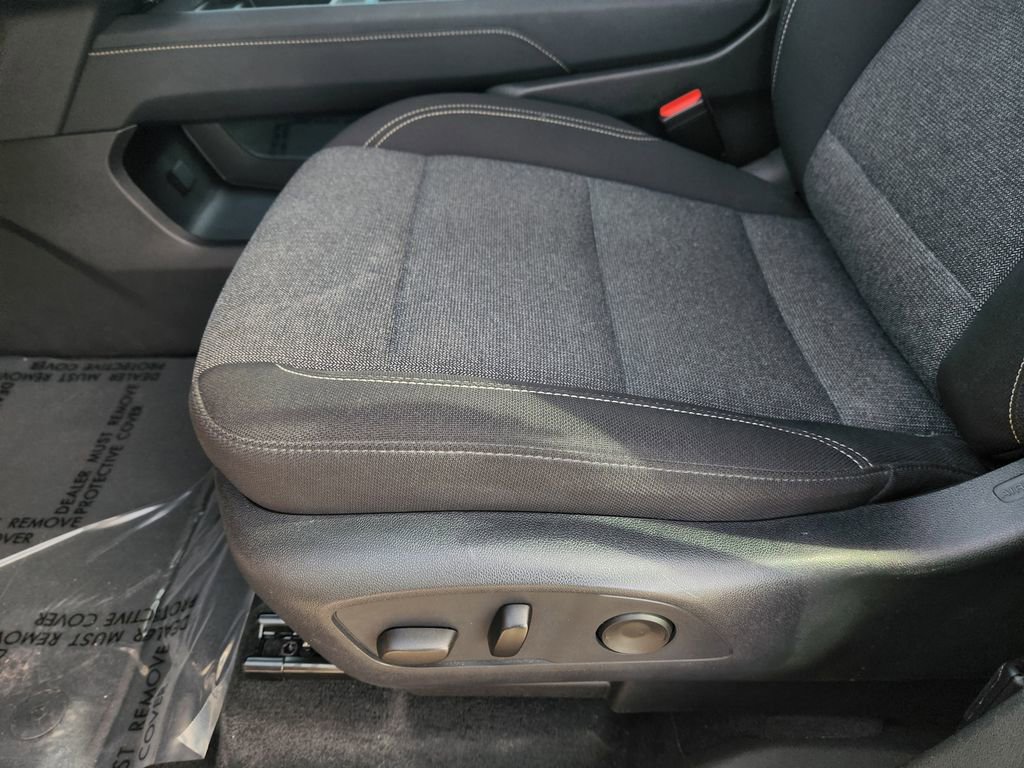 Used 2025 GMC Acadia Elevation image 24