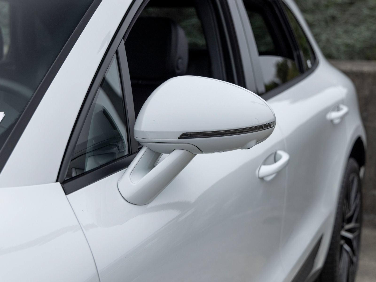 Certified 2026 Porsche Macan AWD/4WD image 17