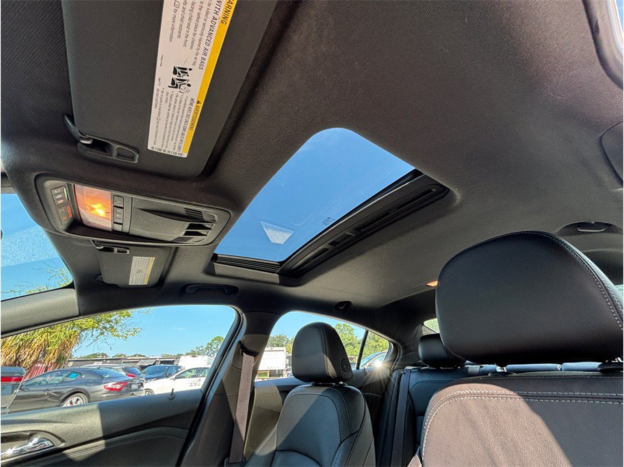 Used 2017 Chevrolet Cruze Premier FWD image 32