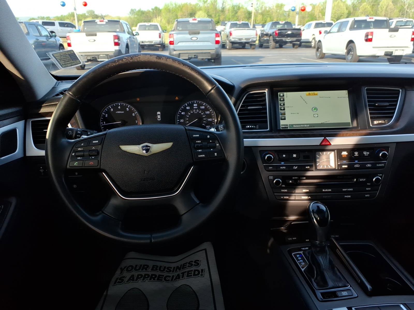 Used 2015 Hyundai Genesis 5.0 image 9