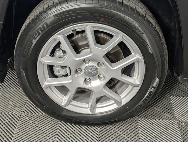 Used 2021 Jeep Renegade Latitude w/ Convenience Group image 8