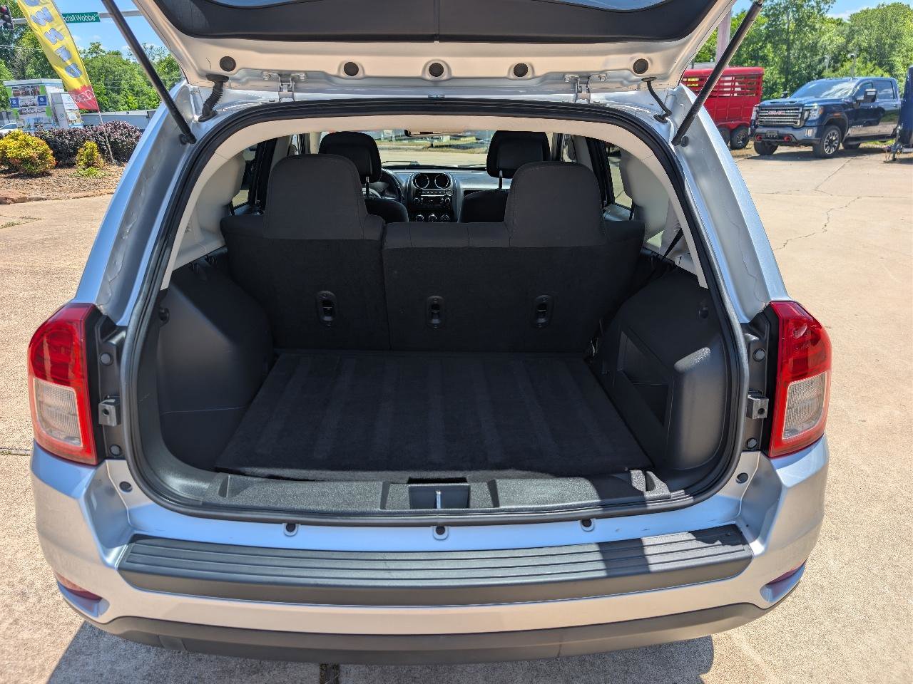 Used 2012 Jeep Compass Latitude AWD/4WD image 13