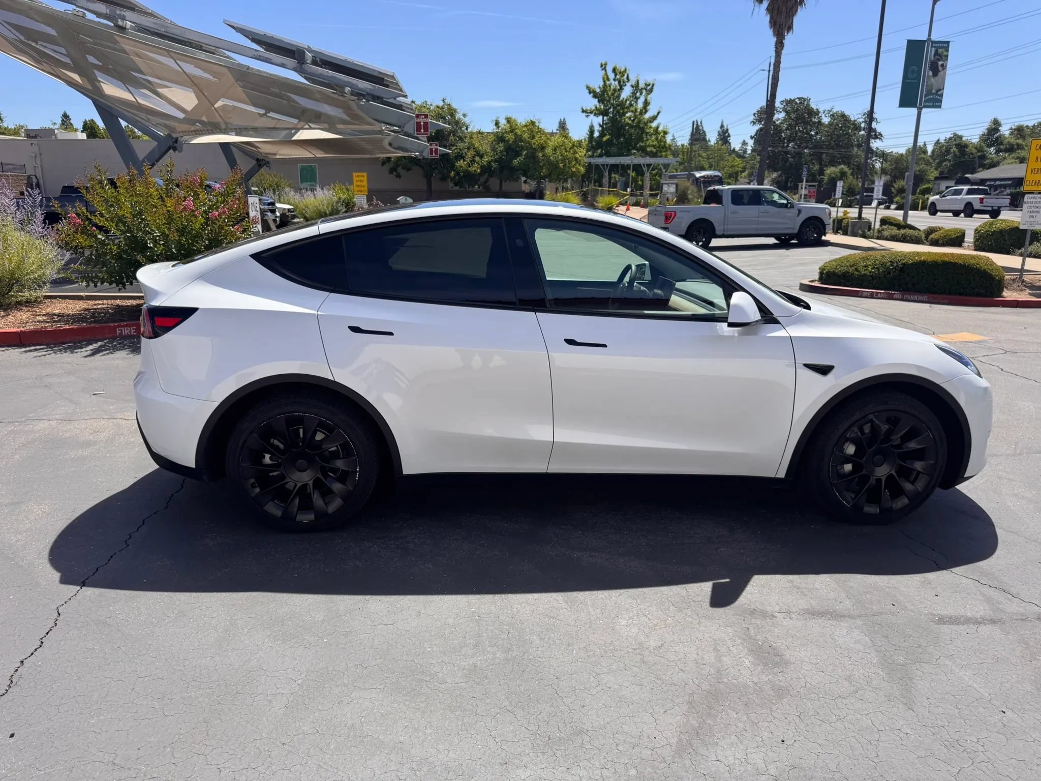 Used 2024 Tesla Model Y Long Range AWD/4WD image 7