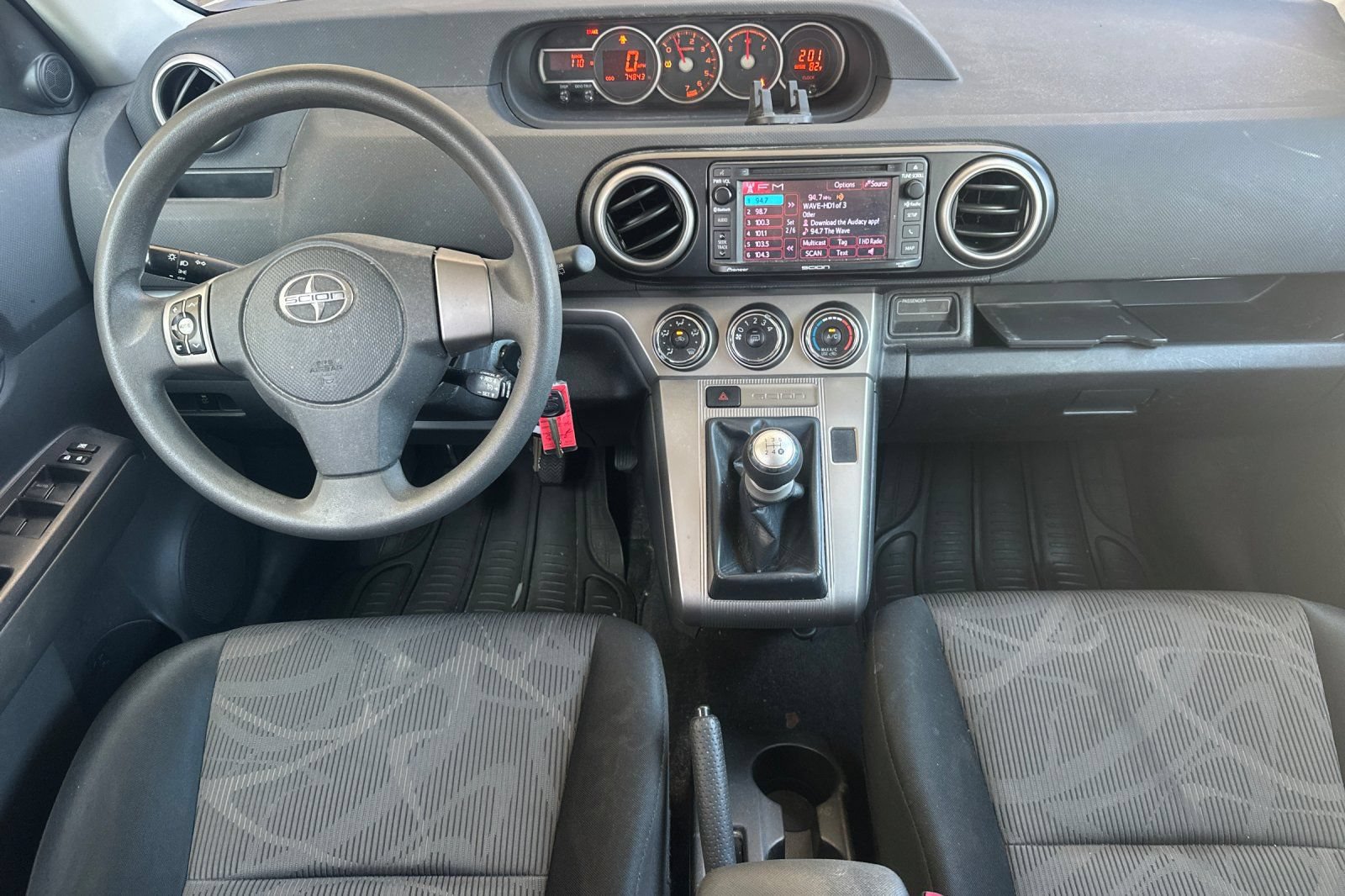 Used 2015 Scion xB FWD image 16