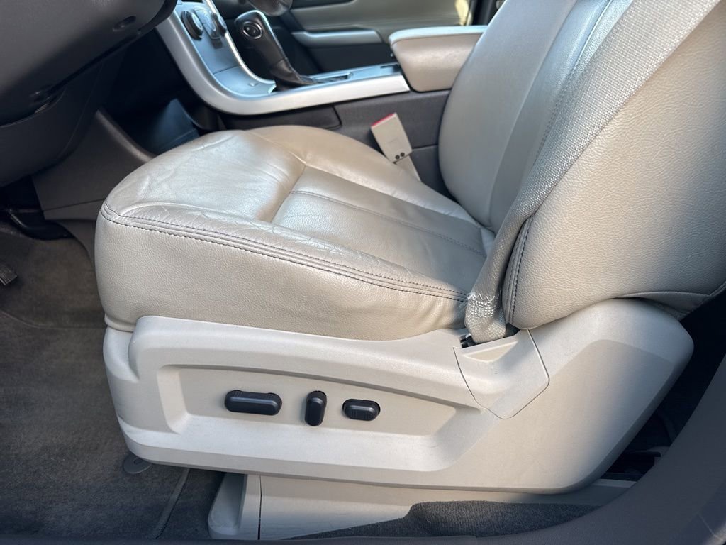 Used 2013 Ford Edge SEL image 16