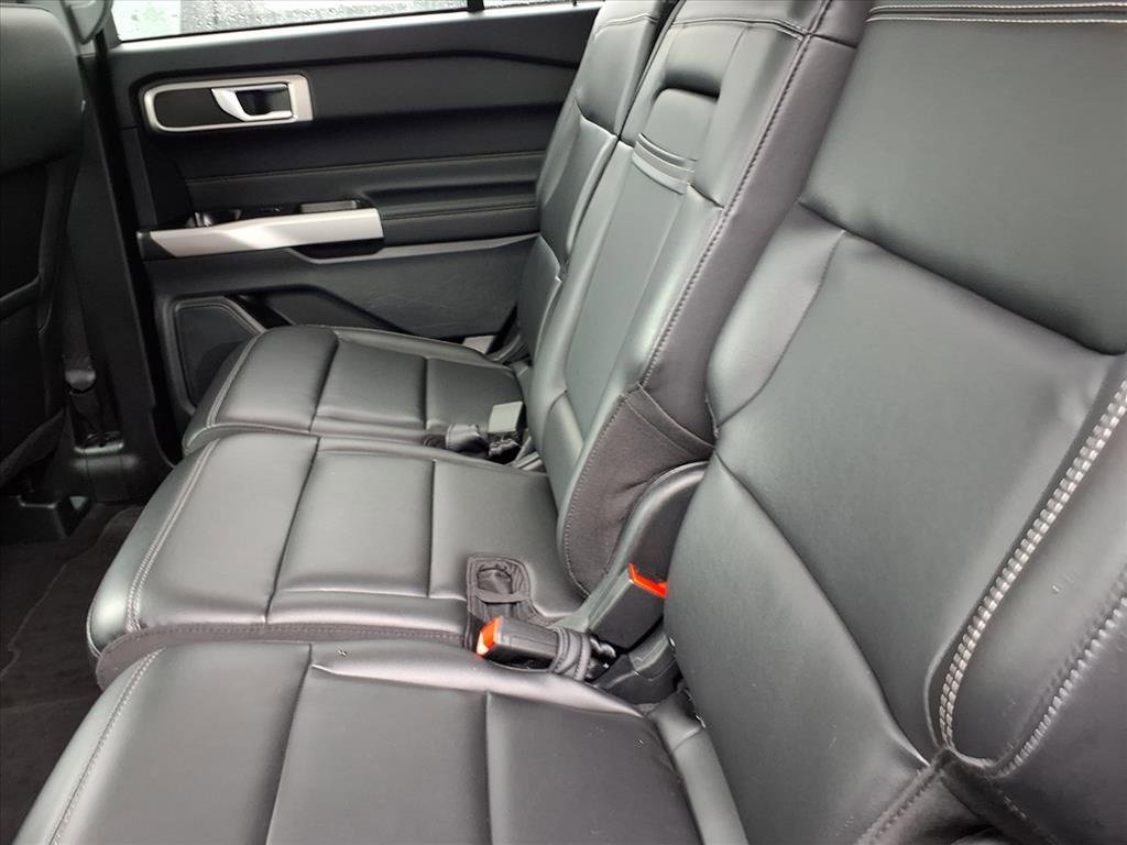 Used 2023 Ford Explorer XLT w/ Equipment Group 202A image 7