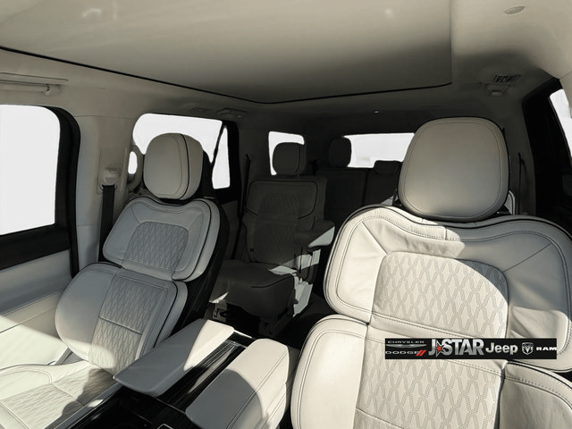 Used 2024 Lincoln Navigator Black Label AWD/4WD image 15