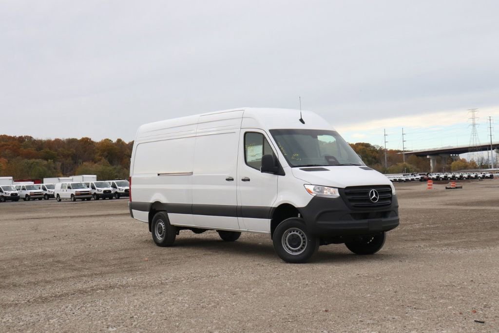 Used 2025 Mercedes-Benz Sprinter 2500 image 50