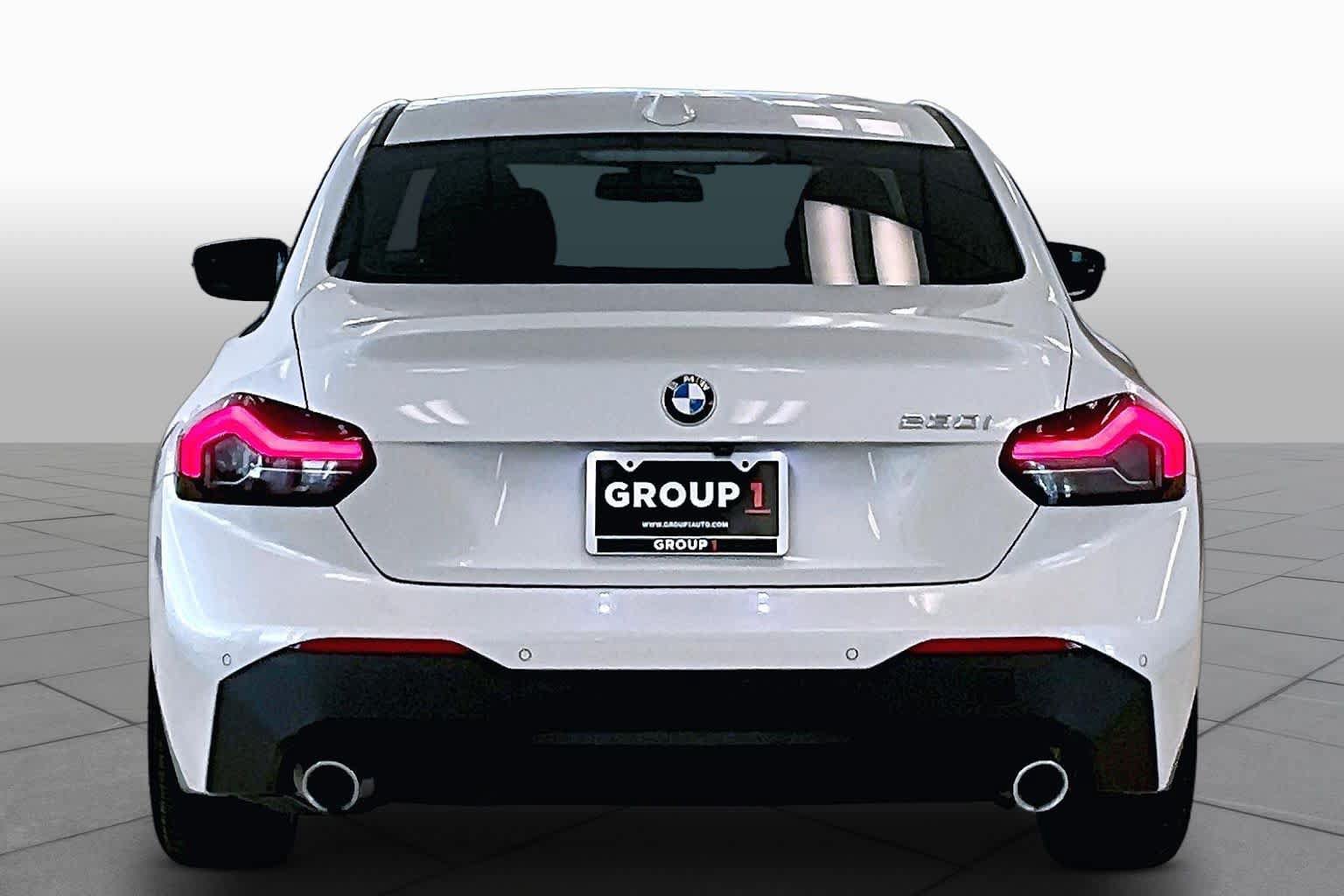 Used 2023 BMW 230i Coupe w/ Premium Package RWD image 4