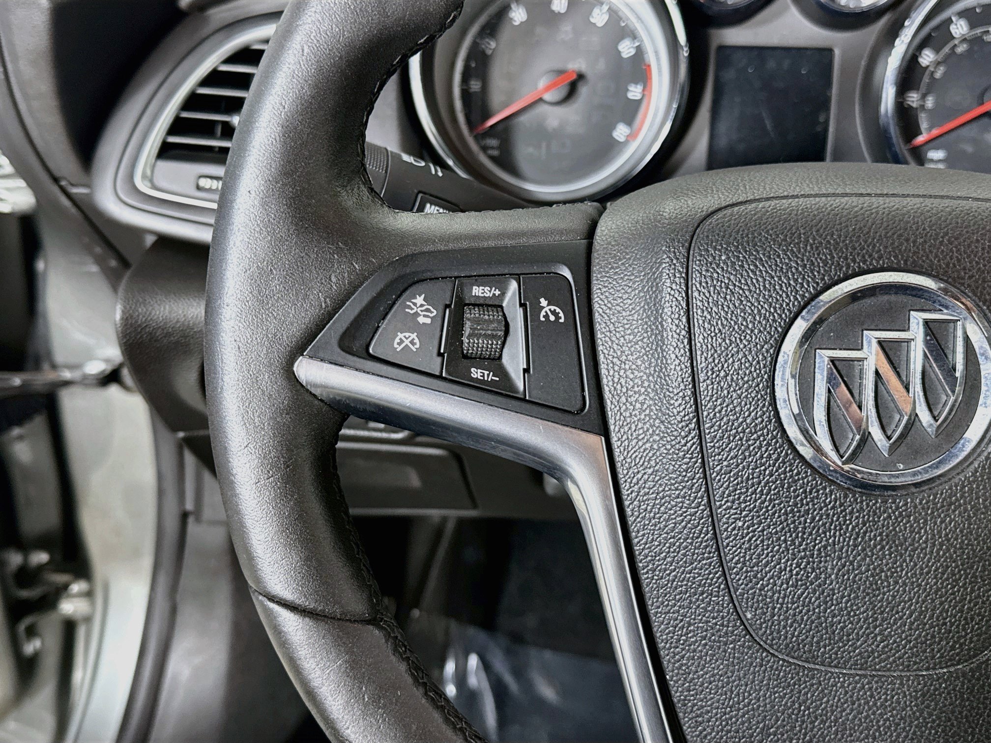 Used 2019 Buick Cascada Premium FWD image 14