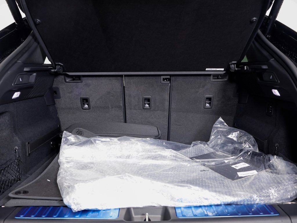 New 2025 Porsche Macan Electric image 17