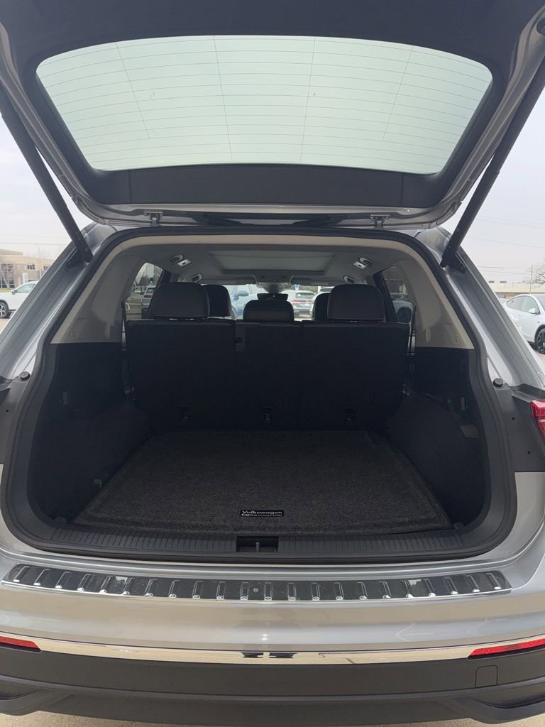 Certified 2022 Volkswagen Tiguan SE w/ Panoramic Sunroof Package image 6