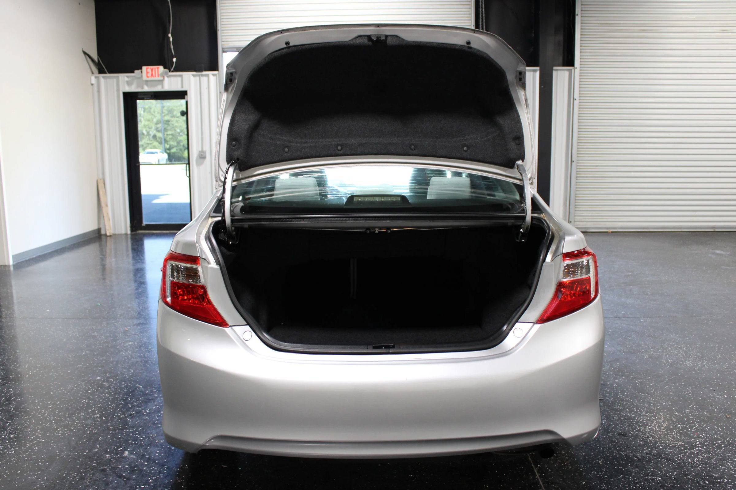 Used 2012 Toyota Camry LE FWD image 25