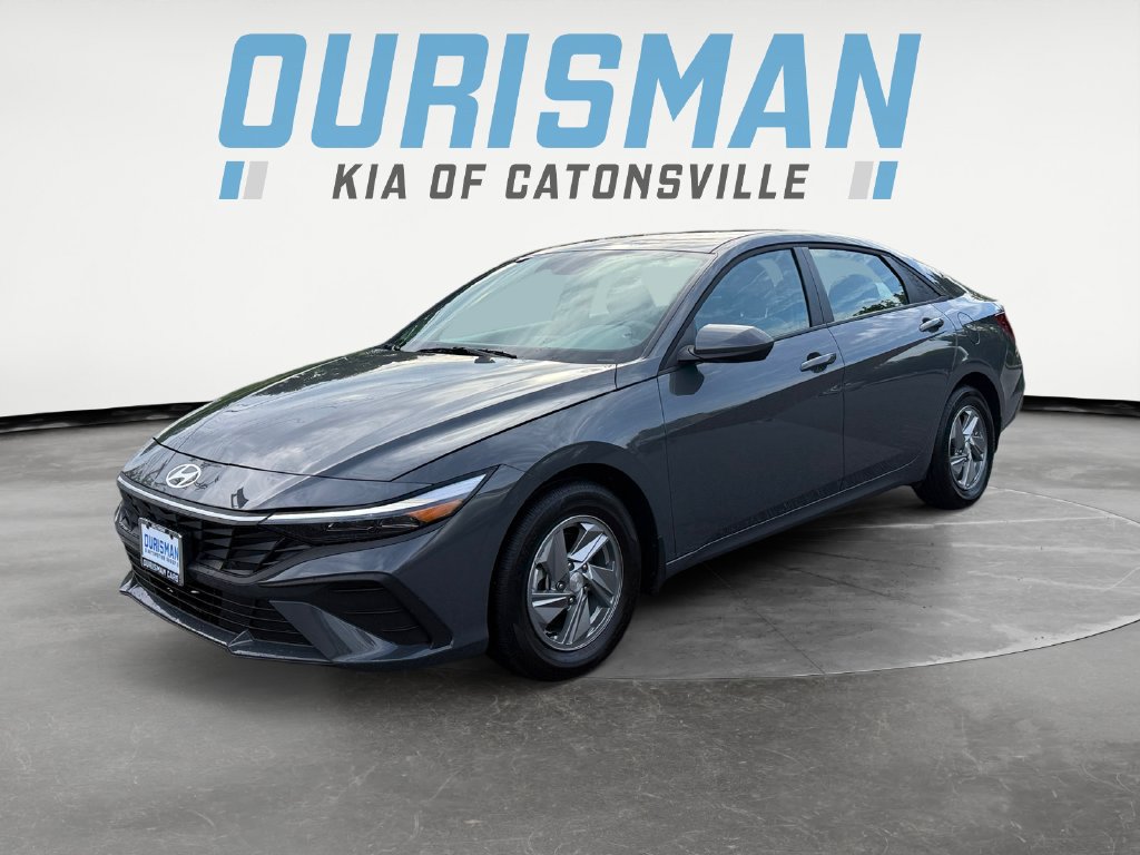 Used 2026 Hyundai Elantra SE FWD image 2