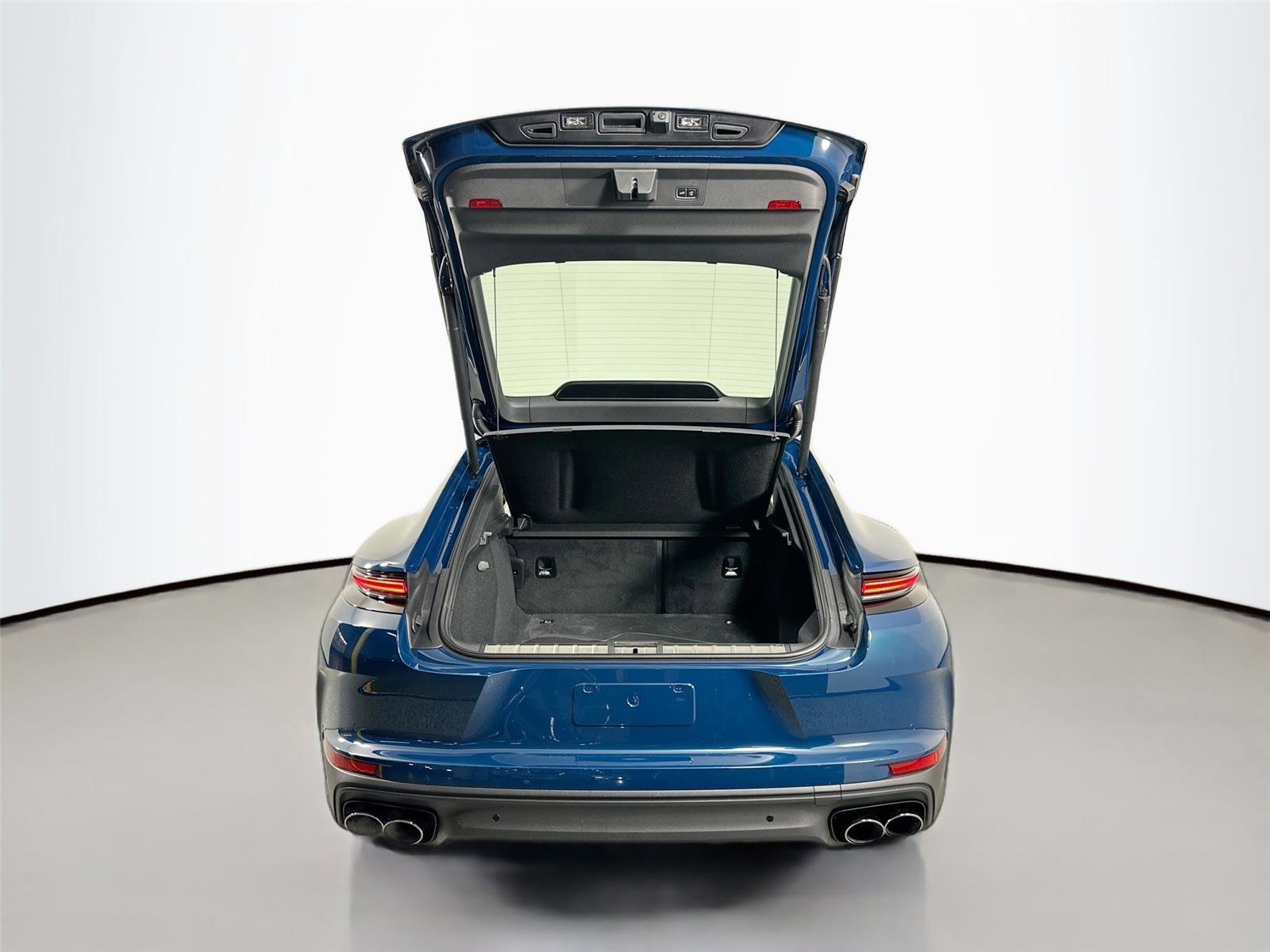 Used 2026 Porsche Panamera 4 AWD/4WD image 36