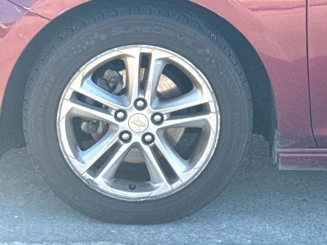 Used 2016 Chevrolet Cruze LT w/ Sun And Sound Package image 5