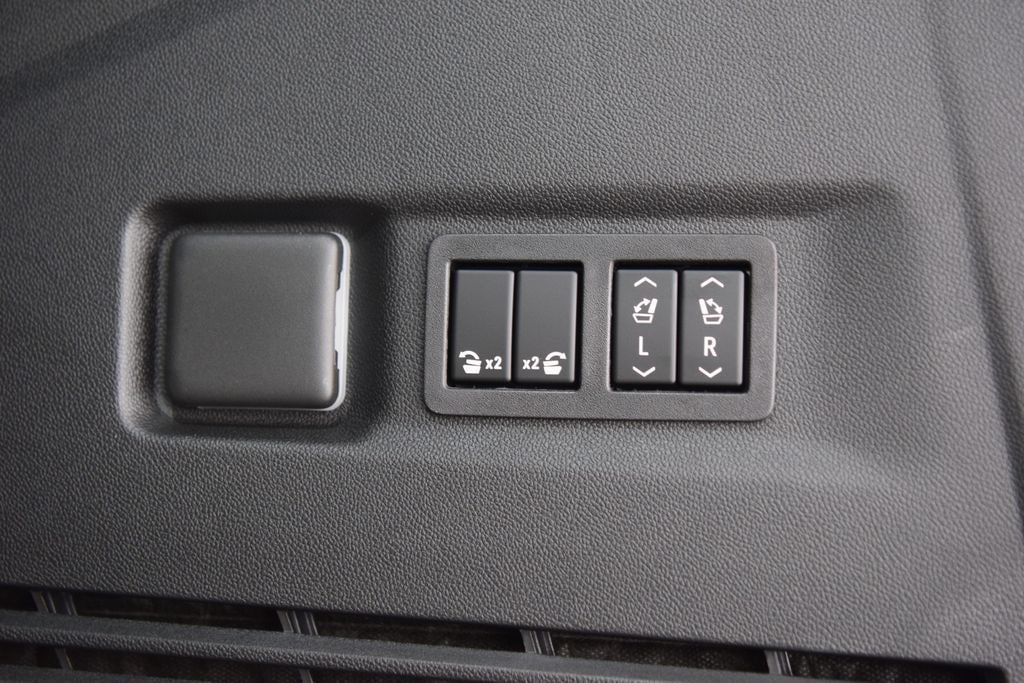 New 2026 Chevrolet Suburban High Country AWD/4WD image 24