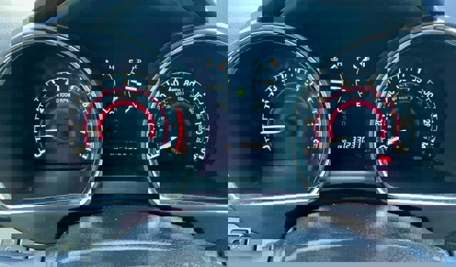 Used 2013 Toyota Highlander Limited image 25