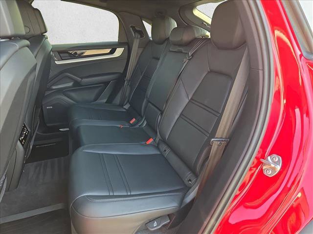 Used 2025 Porsche Cayenne Coupe image 19