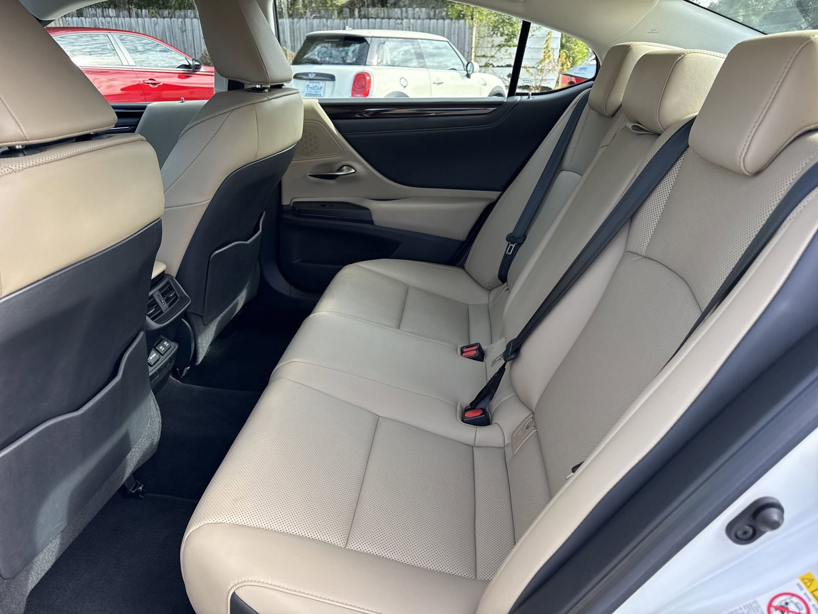 Used 2019 Lexus ES 350 w/ Premium Package image 10