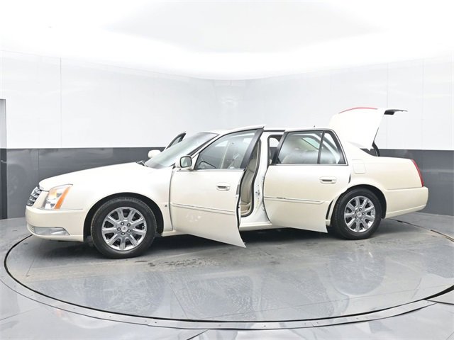Used 2008 Cadillac DTS w/ Sun And Sound Package image 53