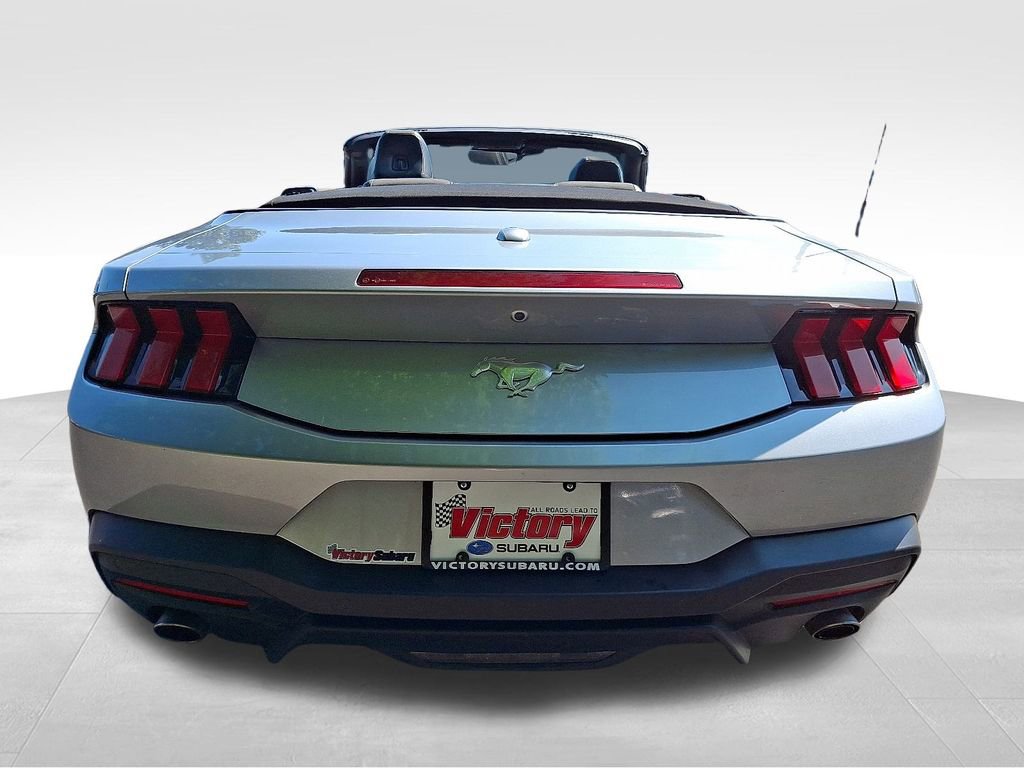 Used 2024 Ford Mustang Convertible image 6