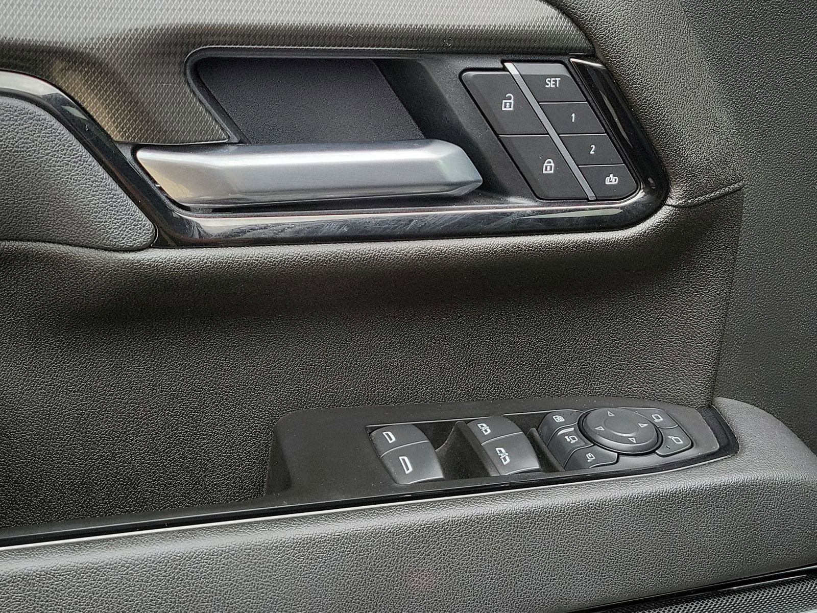 Used 2025 GMC Sierra 2500 AT4 w/ AT4 Premium Plus Package image 24