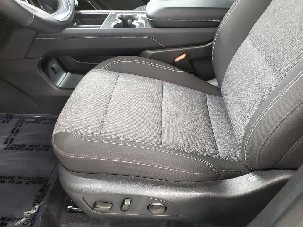 Used 2025 GMC Acadia Elevation image 13