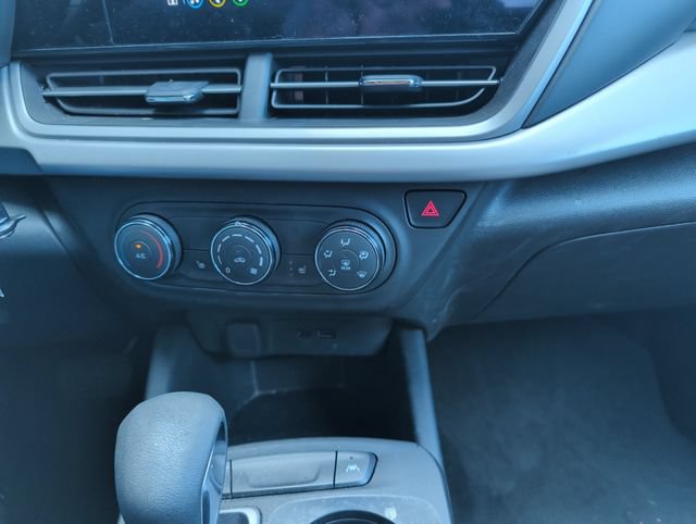 Used 2024 Chevrolet Trax RS FWD image 17