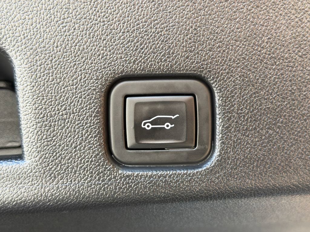 Used 2025 Buick Enclave Preferred image 39