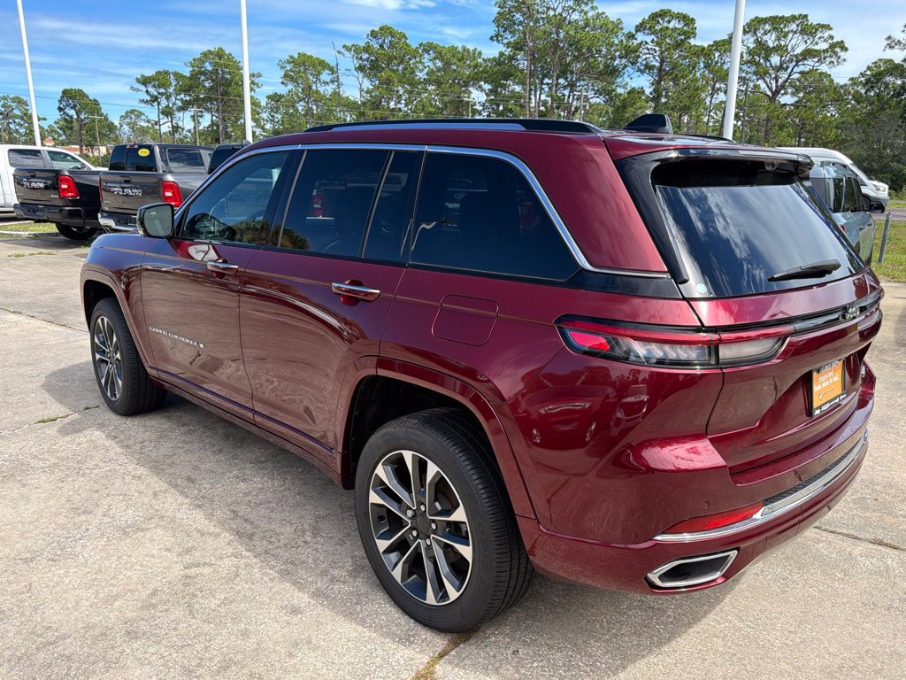 Used 2024 Jeep Grand Cherokee Overland RWD image 5