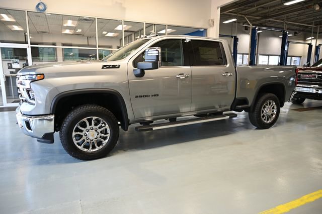 New 2026 Chevrolet Silverado 2500 LTZ w/ LTZ Premium Package AWD/4WD image 10