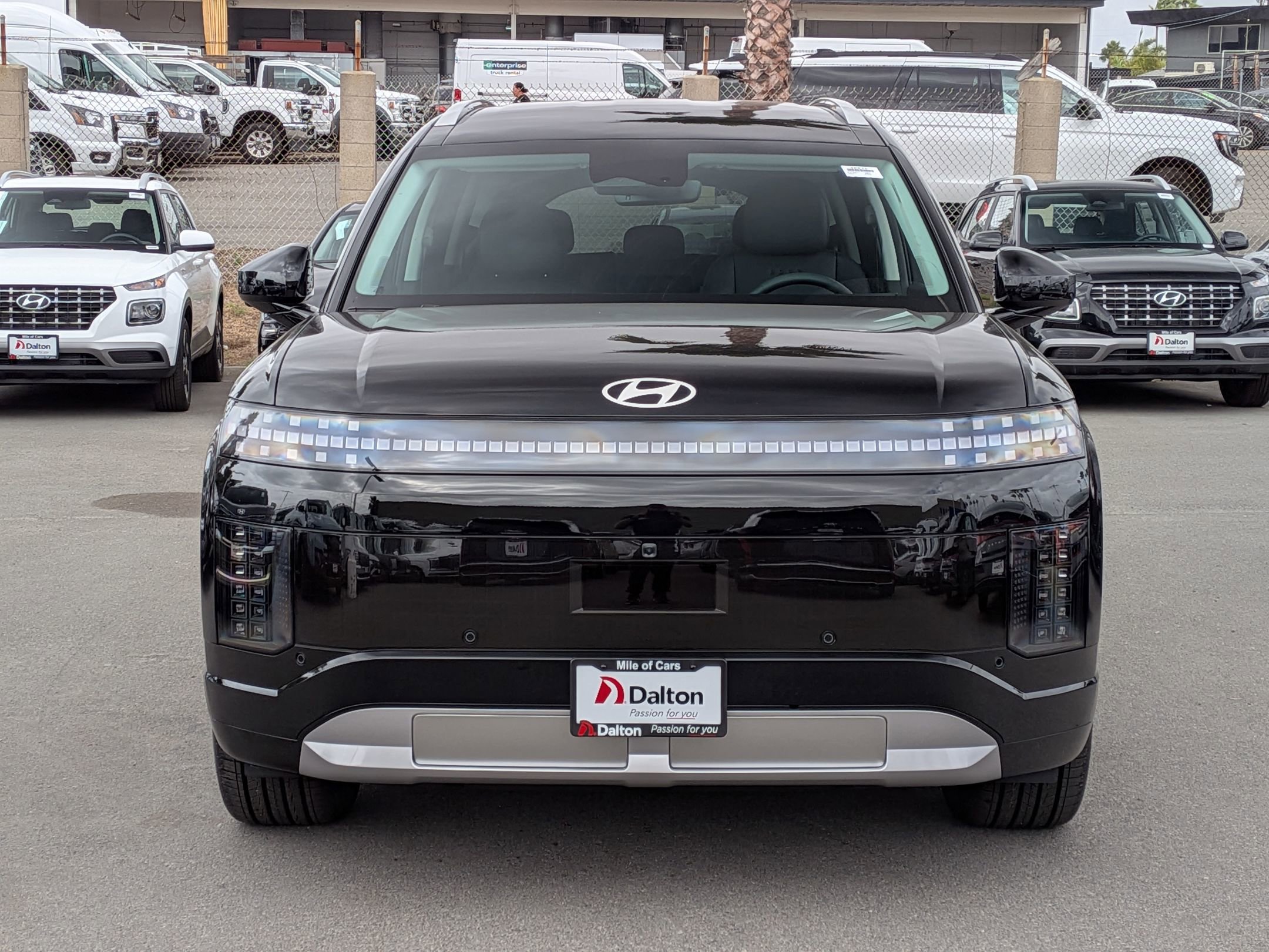 New 2026 Hyundai Ioniq 9 SEL image 2