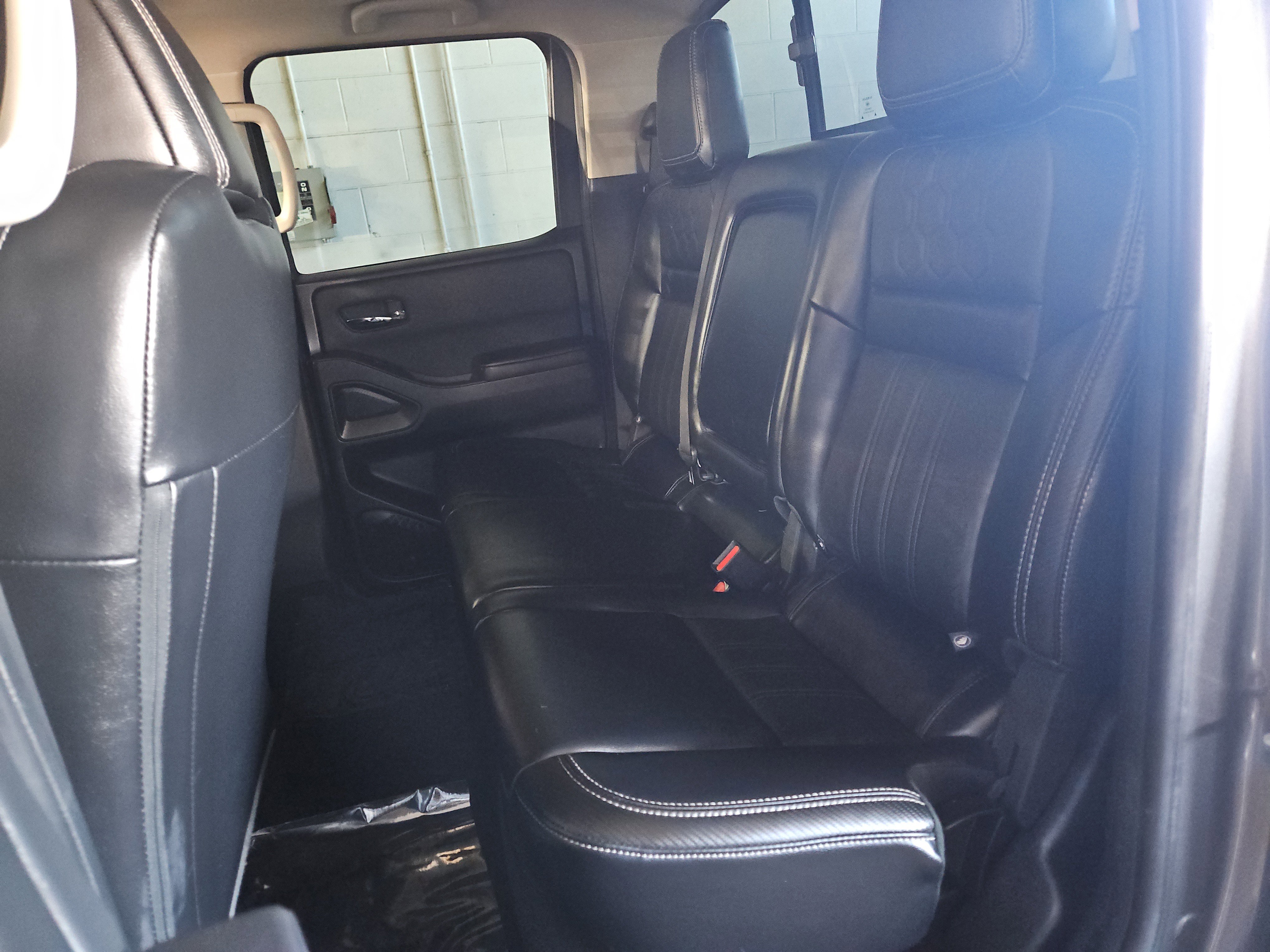 Used 2024 Nissan Frontier SL AWD/4WD image 12