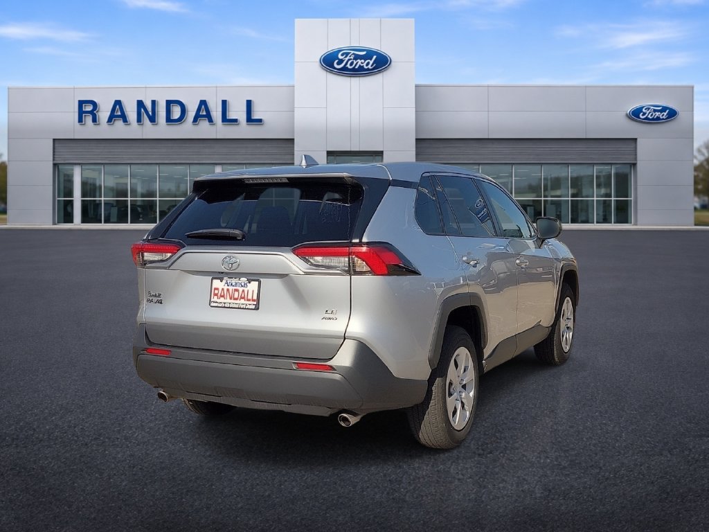 Used 2025 Toyota RAV4 LE AWD/4WD image 5
