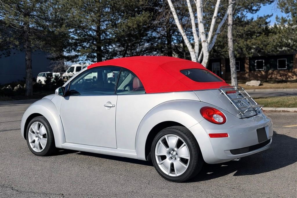 Used 2009 Volkswagen Beetle Blush image 6