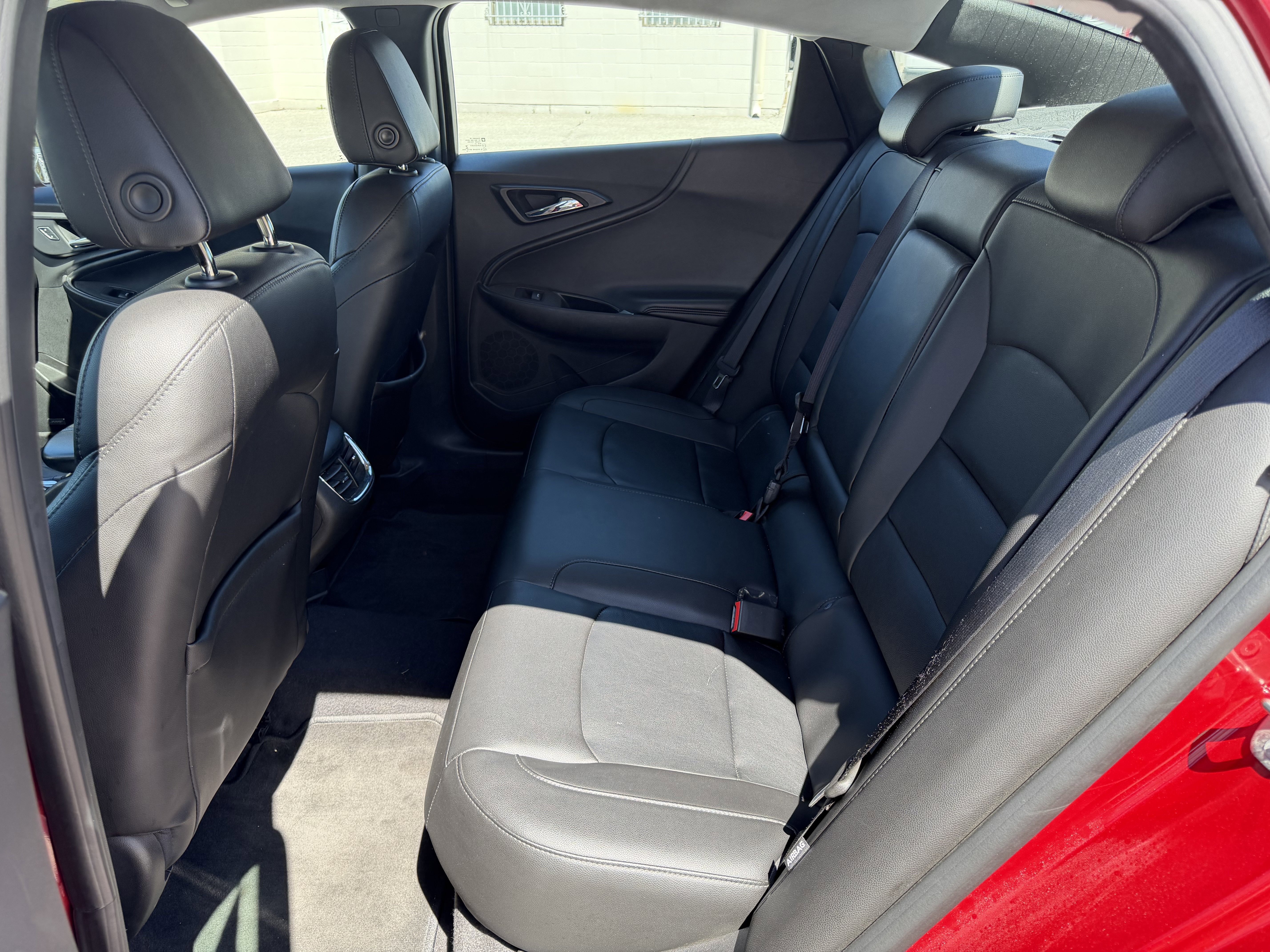 Used 2016 Chevrolet Malibu LT w/ Leather Package FWD image 11