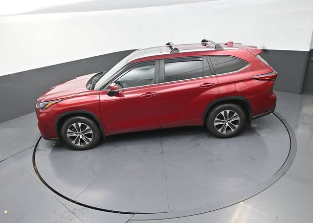 Used 2023 Toyota Highlander XLE AWD/4WD image 26