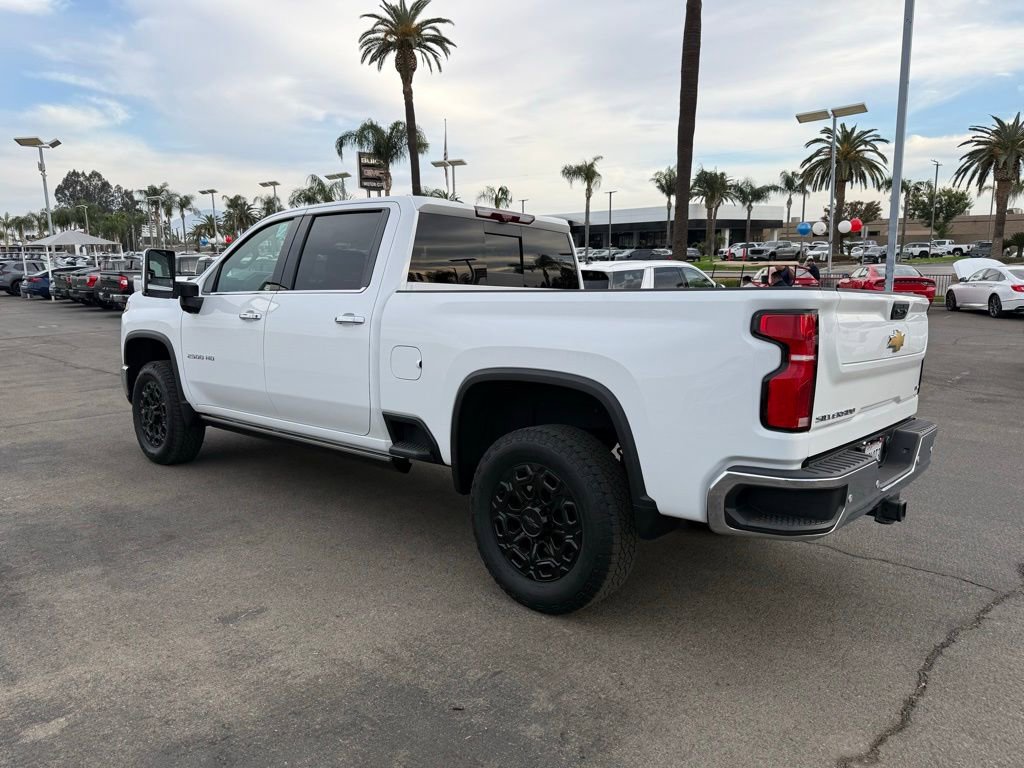Used 2024 Chevrolet Silverado 2500 LTZ w/ LTZ Convenience Package image 4