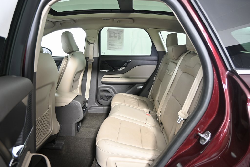 Used 2021 Lincoln Corsair AWD w/ Premium Package image 17