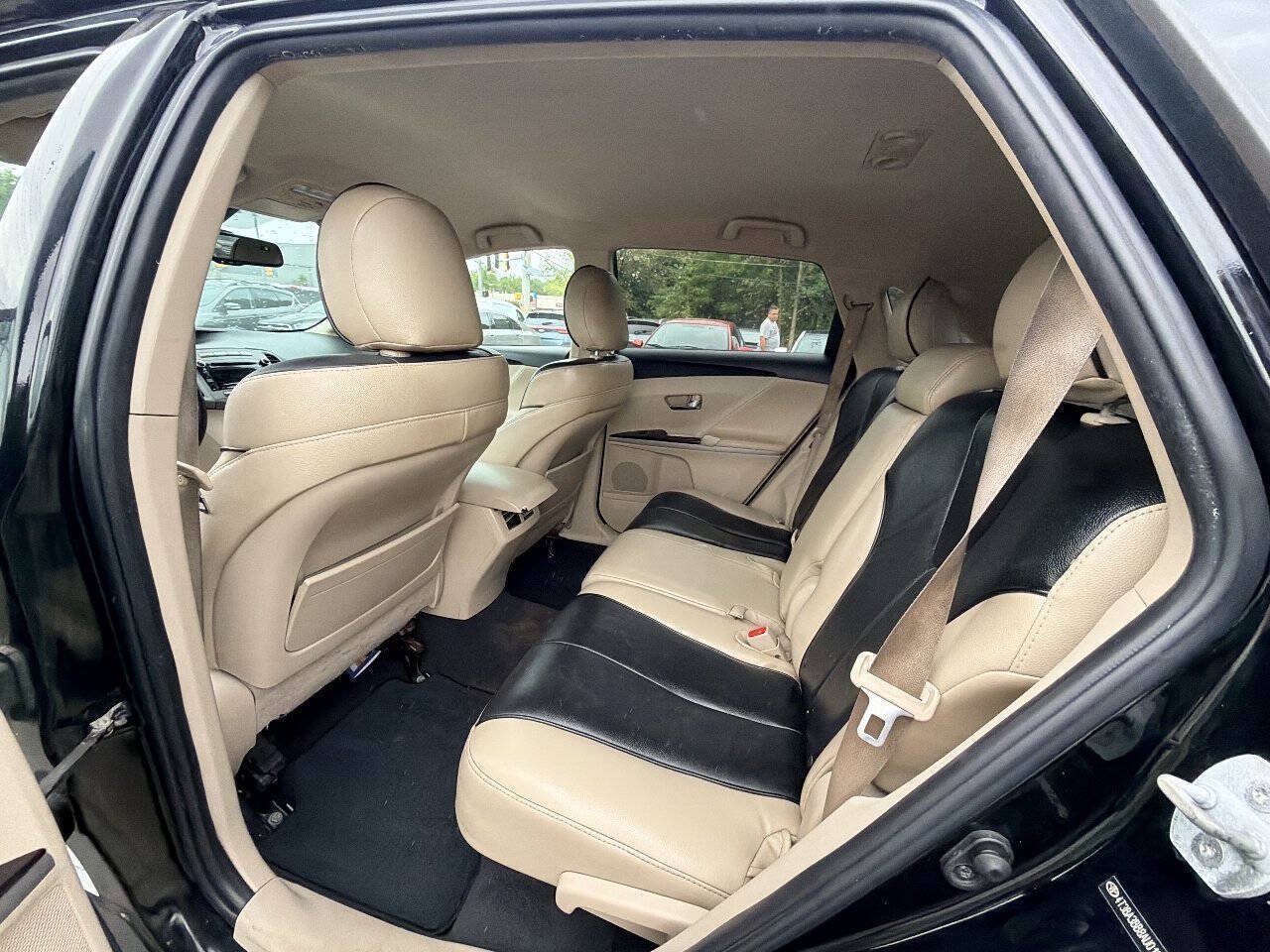 Used 2010 Toyota Venza AWD w/ Convenience Pkg image 39
