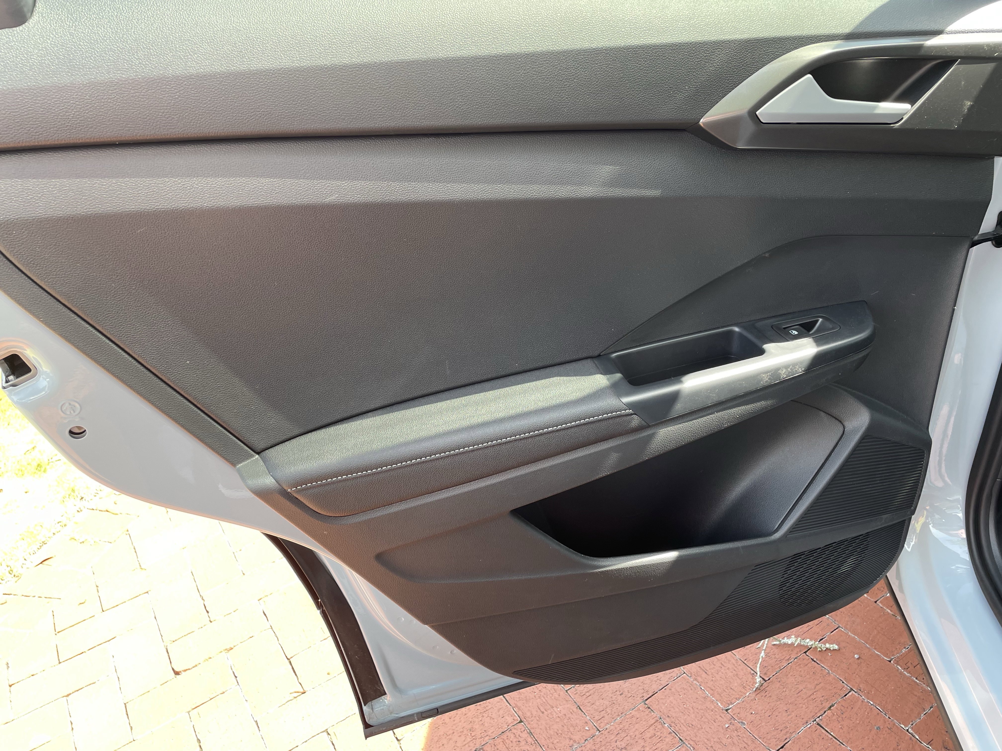 New 2026 Volkswagen Taos SE FWD image 10