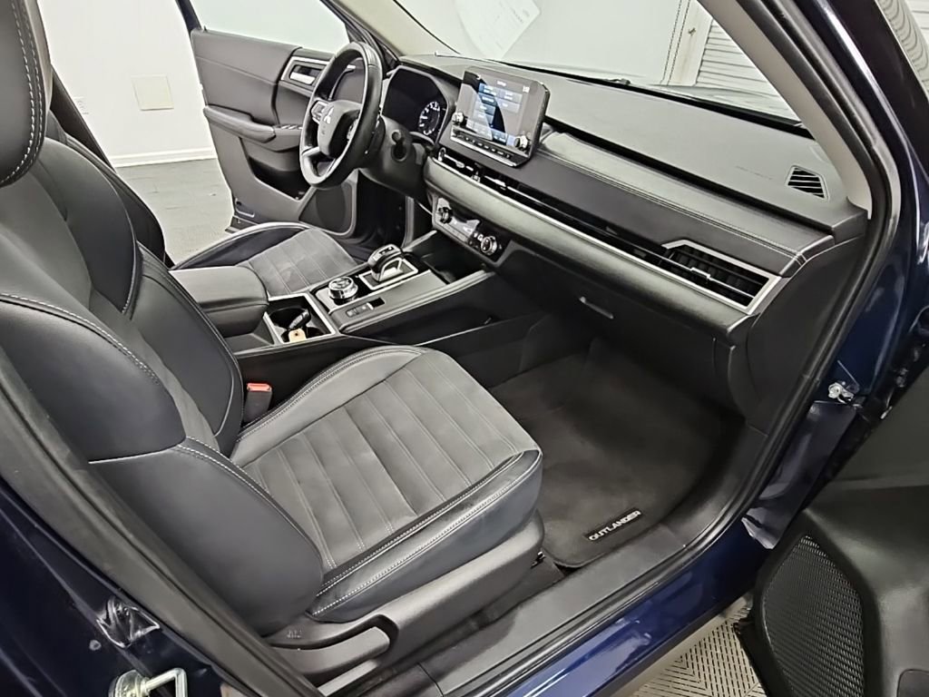 Used 2024 Mitsubishi Outlander SE image 39