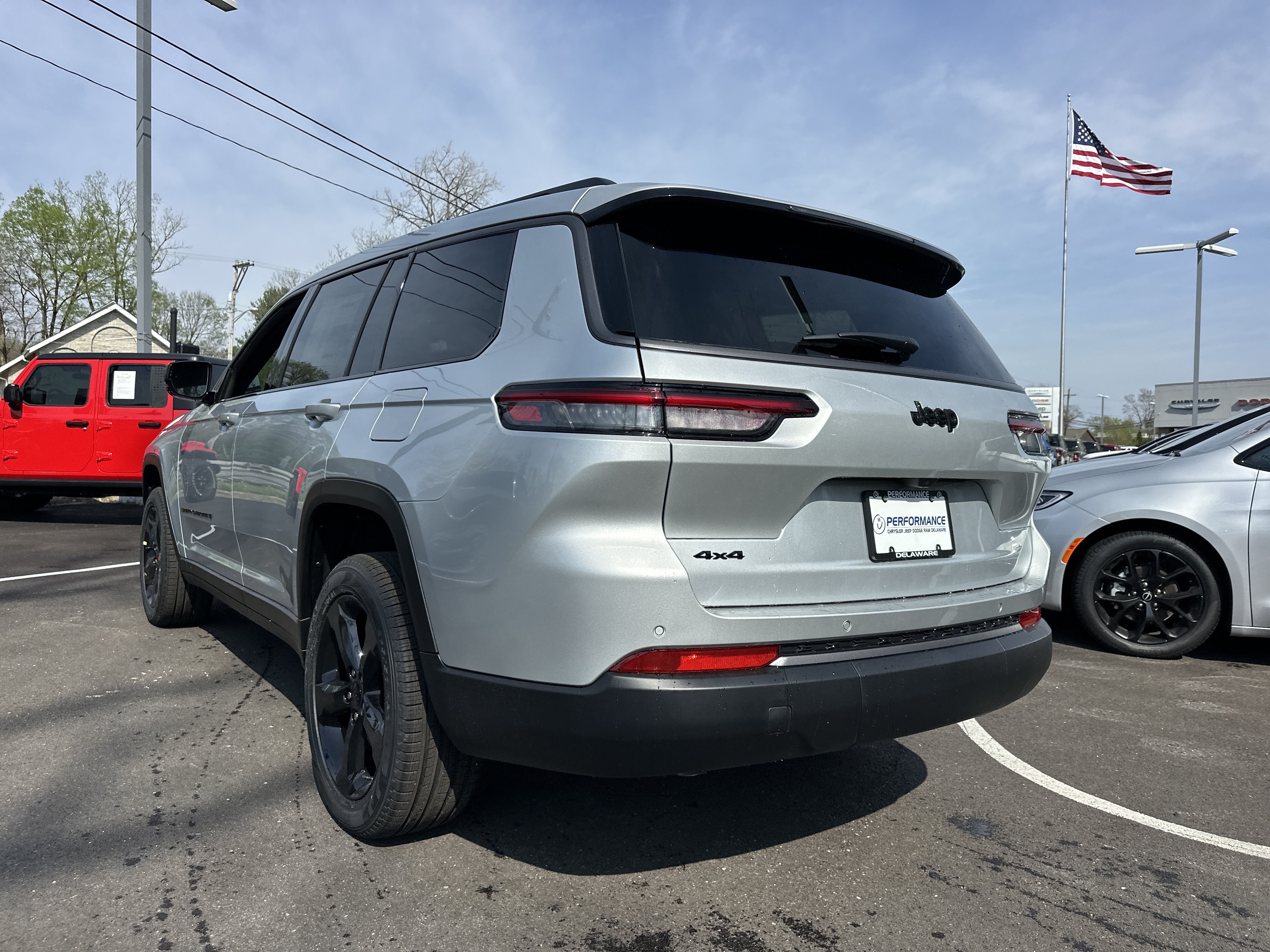 New 2026 Jeep Grand Cherokee L Limited w/ Limited Altitude Package AWD/4WD image 24