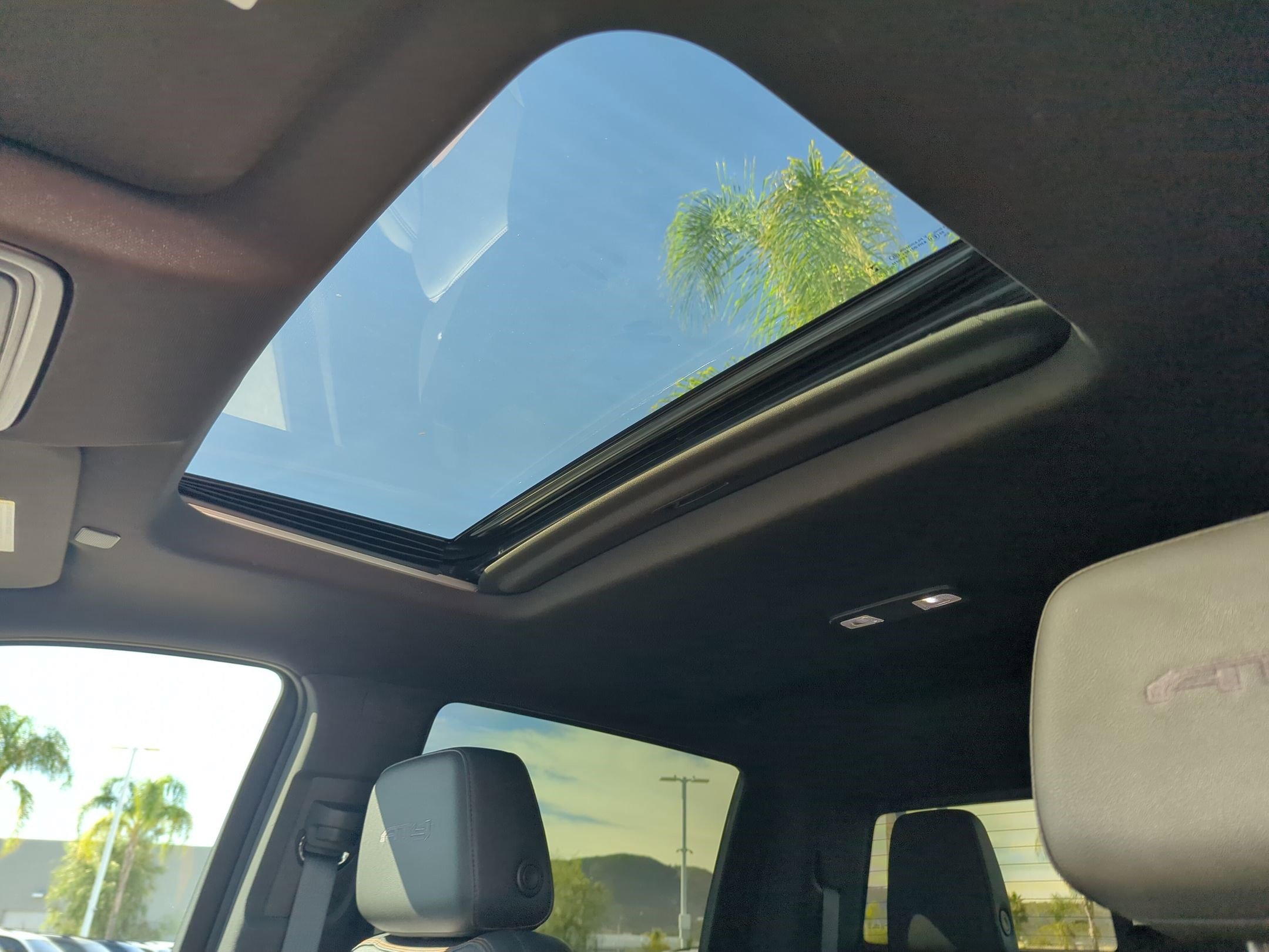 Used 2022 GMC Sierra 1500 AT4 w/ AT4 Premium Package image 28