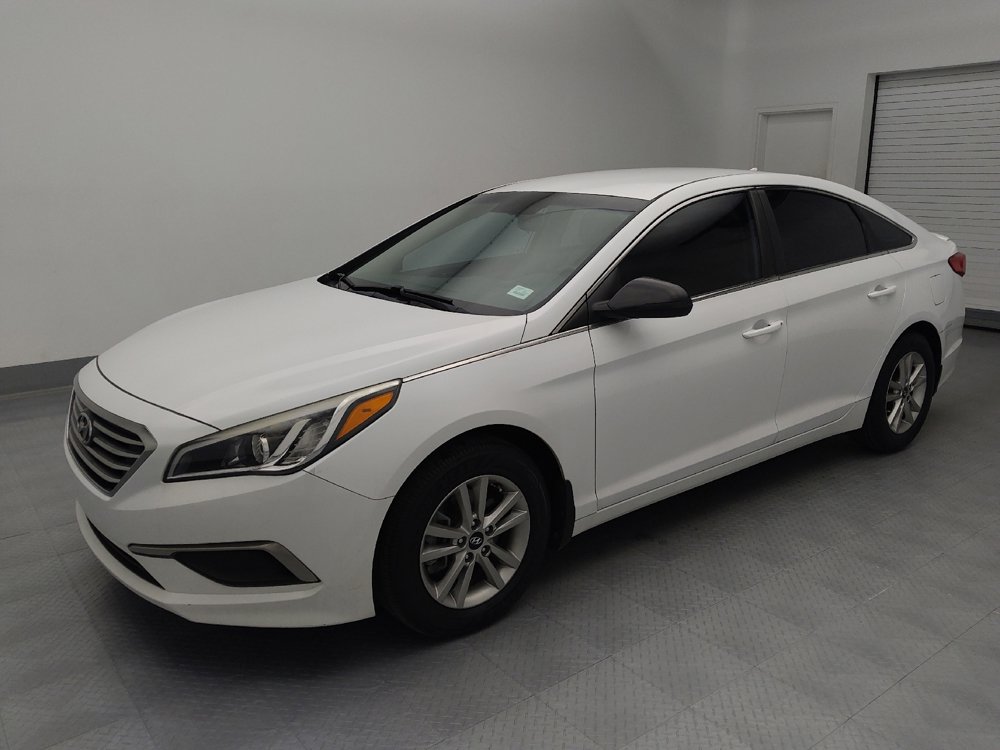 Used 2017 Hyundai Sonata SE image 2