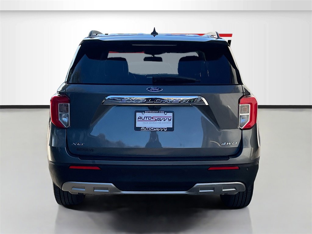 Used 2024 Ford Explorer XLT w/ Equipment Group 202A image 6