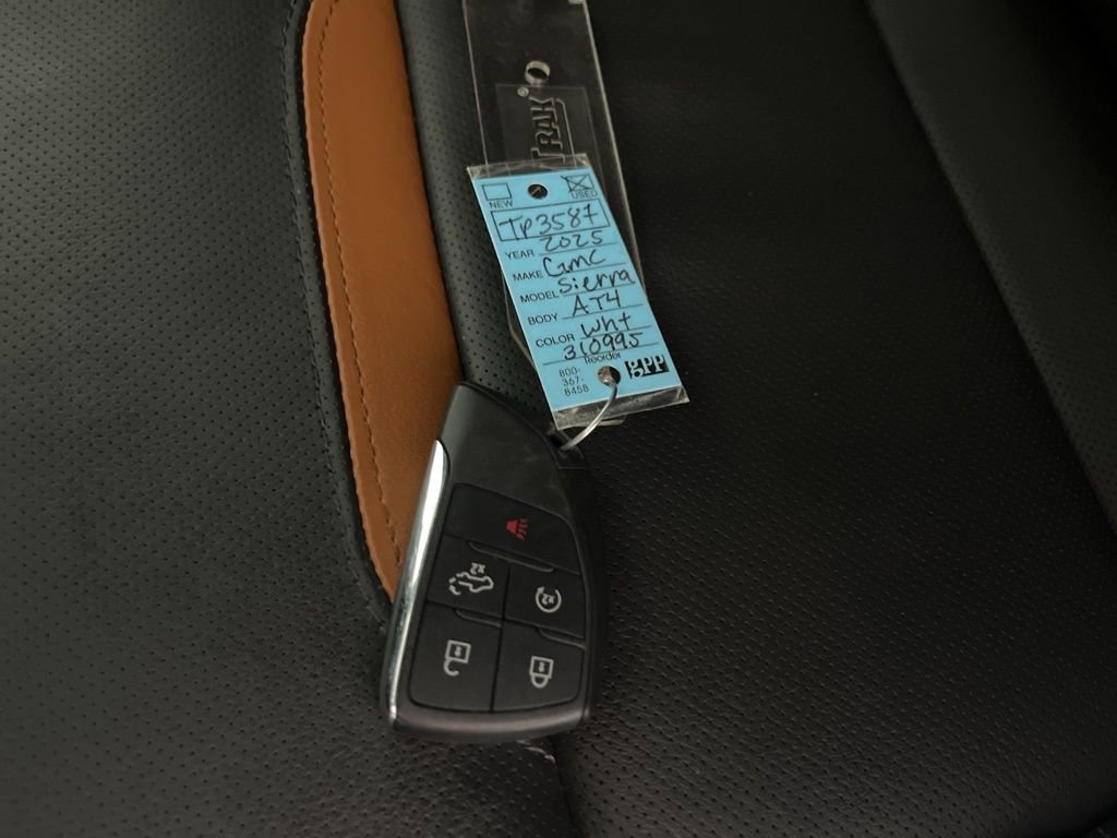 Used 2025 GMC Sierra 1500 AT4 image 81
